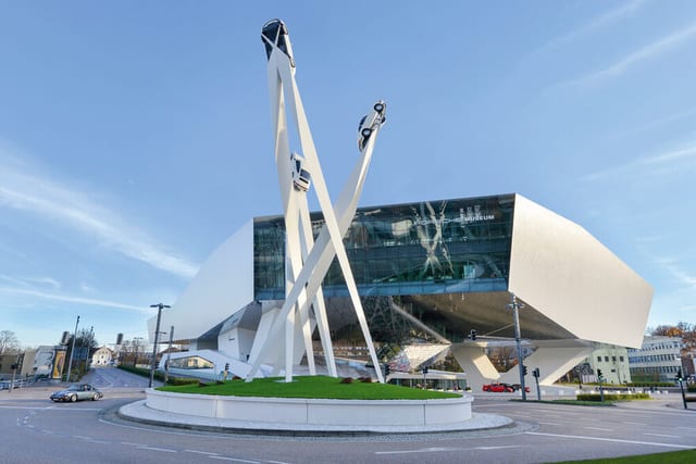 Porsche Museum Stuttgart — excursión en la Selva Negra del norte