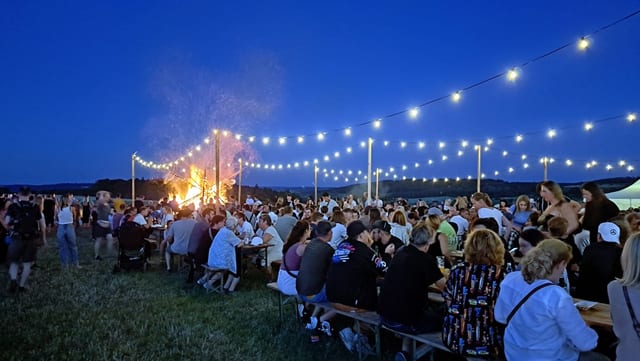 Fiesta de San Juan · banda de Neuhausen — excursión en la Selva Negra del norte